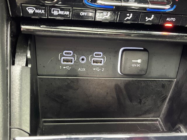 Used 2023 Jeep Grand Cherokee Overland AWD/4WD image 25