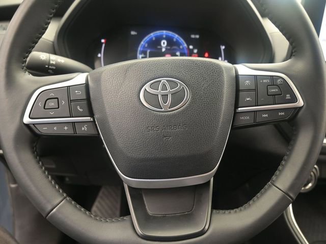 Used 2025 Toyota Grand Highlander AWD image 17