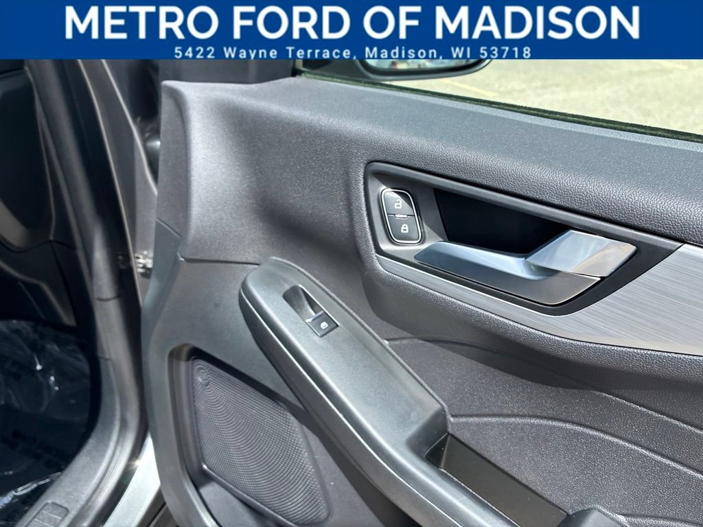 Certified 2023 Ford Escape Platinum AWD/4WD image 44