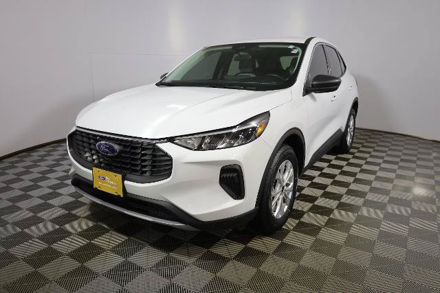 Certified 2024 Ford Escape Active w/ Tech Pack #1 AWD/4WD image 3