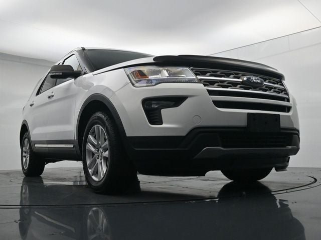 Certified 2019 Ford Explorer XLT w/ Equipment Group 201A AWD/4WD image 30