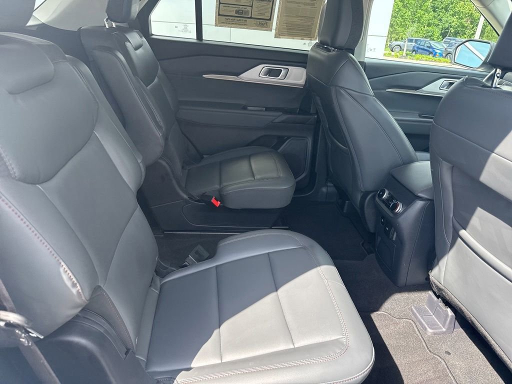 Certified 2026 Ford Explorer Active w/ Active Comfort Package RWD image 29