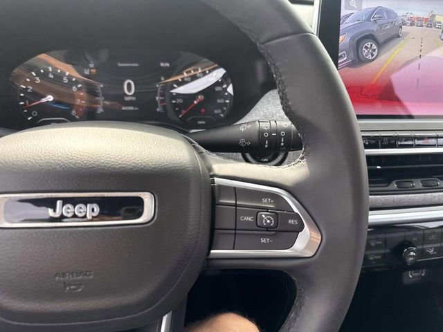 Used 2024 Jeep Compass Latitude image 27