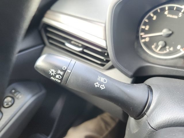 Used 2025 Nissan Altima 2.5 SV FWD image 31