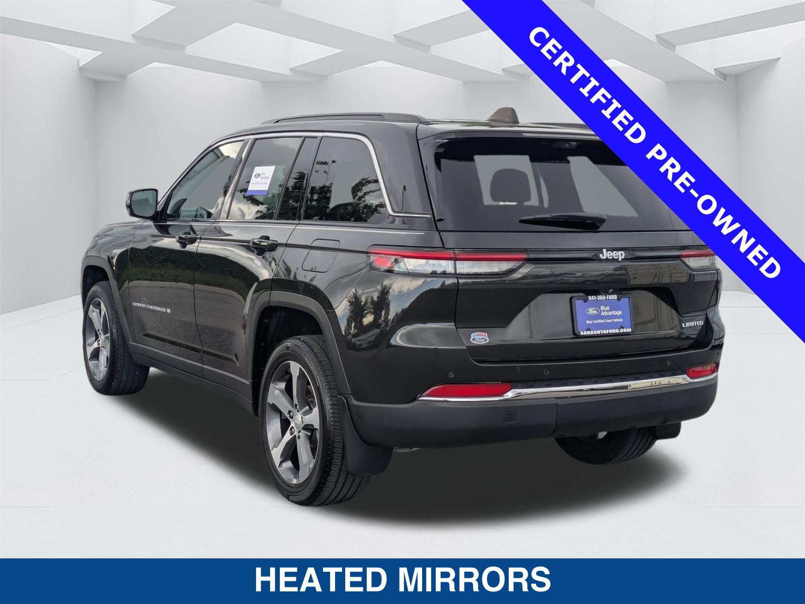 Used 2024 Jeep Grand Cherokee Limited w/ Luxury Tech Group II RWD image 7