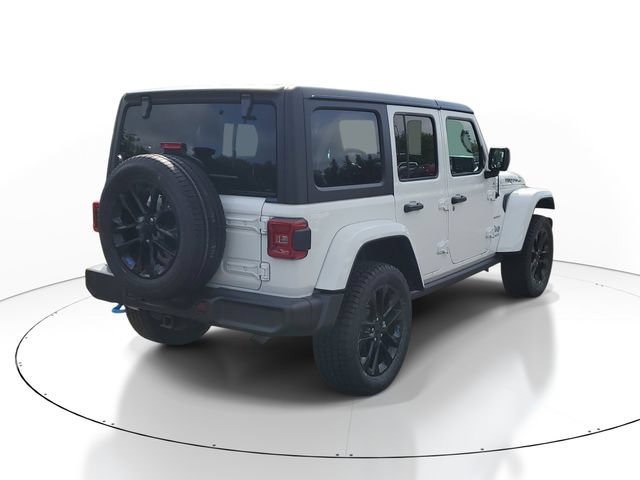 Used 2022 Jeep Wrangler Unlimited Sahara w/ Cold Weather Group AWD/4WD image 3