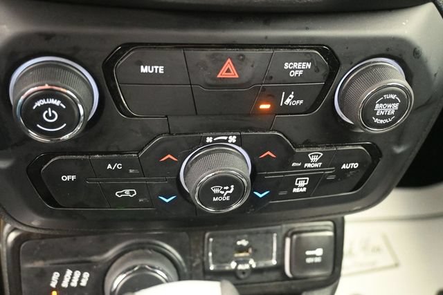 Used 2022 Jeep Renegade Altitude w/ Convenience Group AWD/4WD image 12