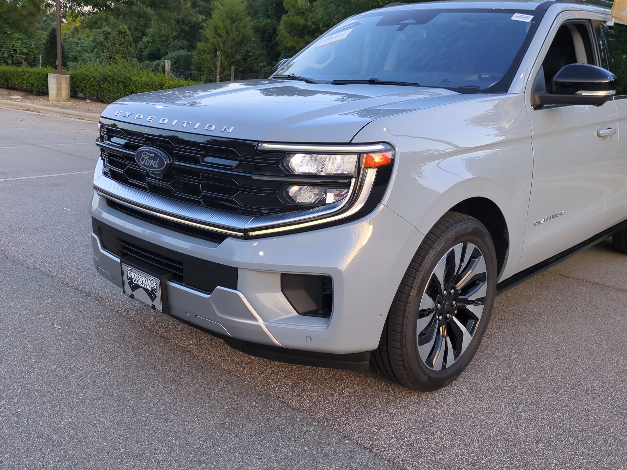 Certified 2025 Ford Expedition Max Platinum w/ Driver's Package AWD/4WD image 10