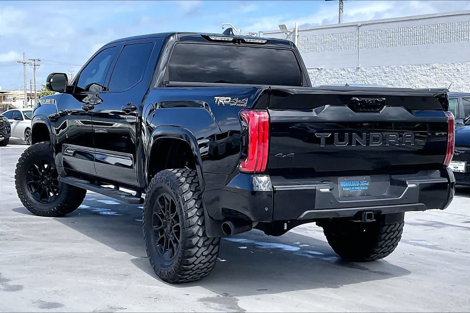 Used 2024 Toyota Tundra Platinum w/ TRD Off-Road Package AWD/4WD image 4
