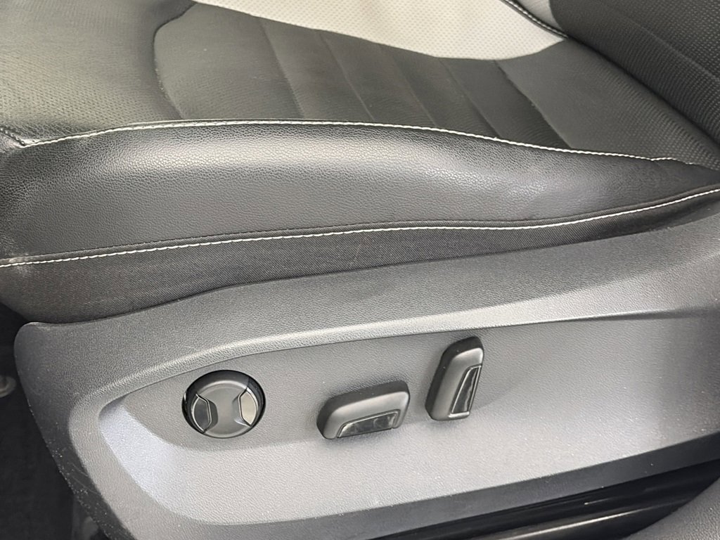 Used 2022 Volkswagen Taos SEL w/ Panoramic Sunroof Package image 26