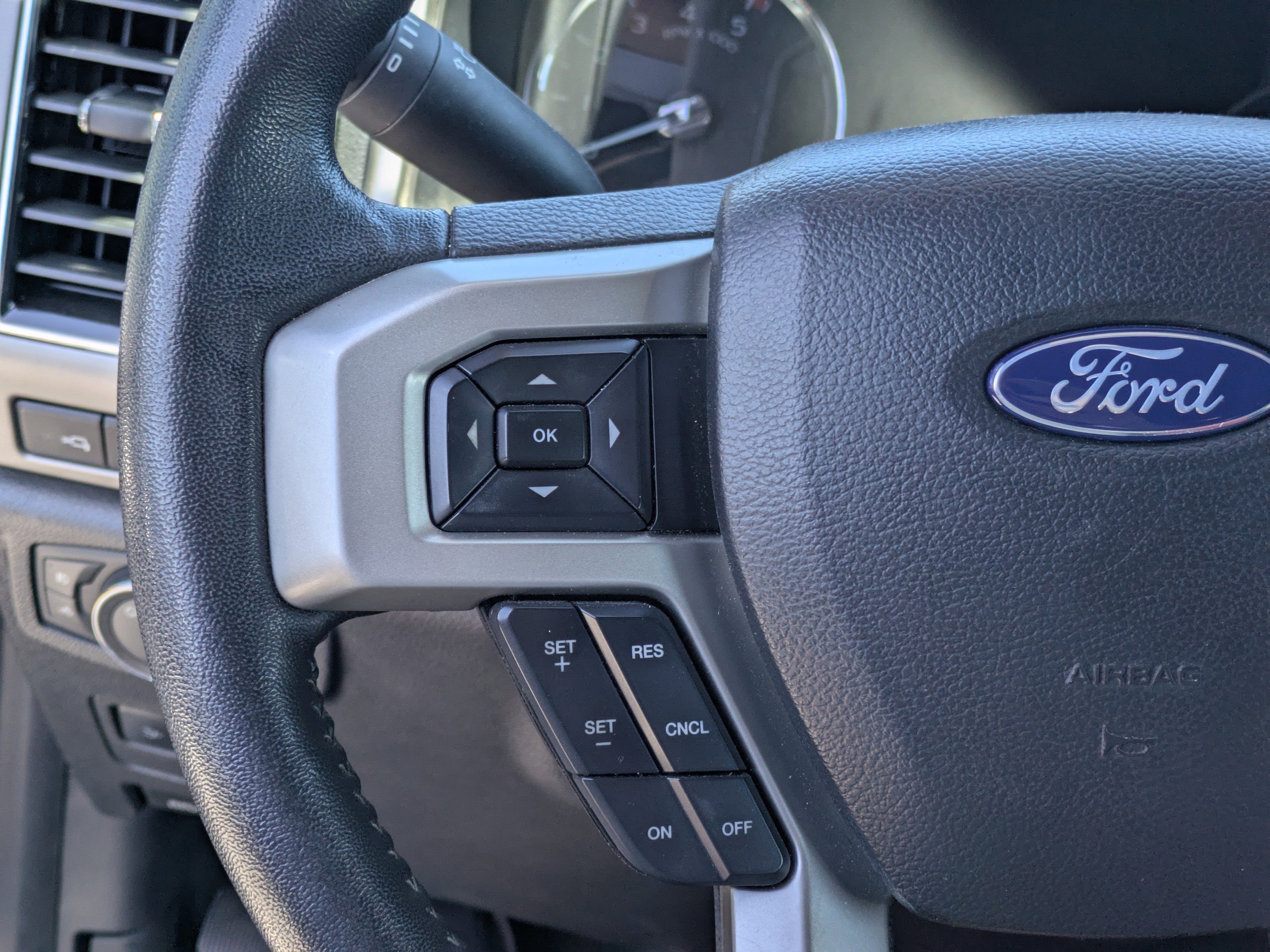 Certified 2020 Ford F350 Lariat w/ Lariat Ultimate Package AWD/4WD image 17