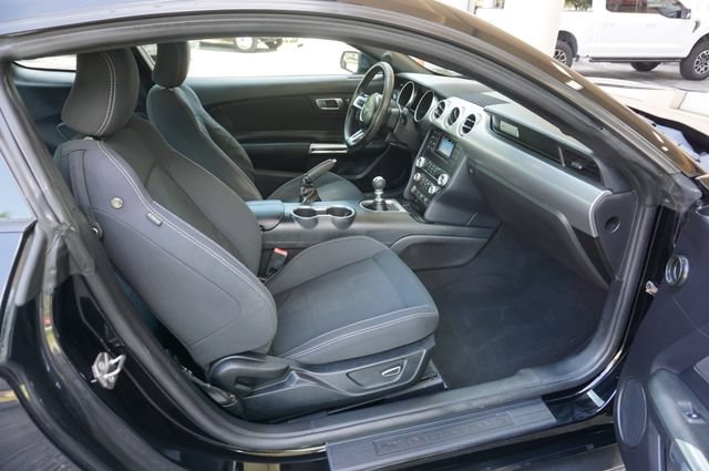 Certified 2019 Ford Mustang GT RWD image 3