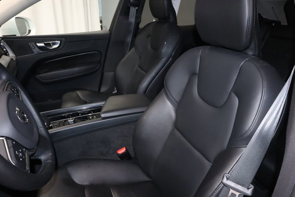 Used 2023 Volvo XC60 B5 Core AWD/4WD image 27