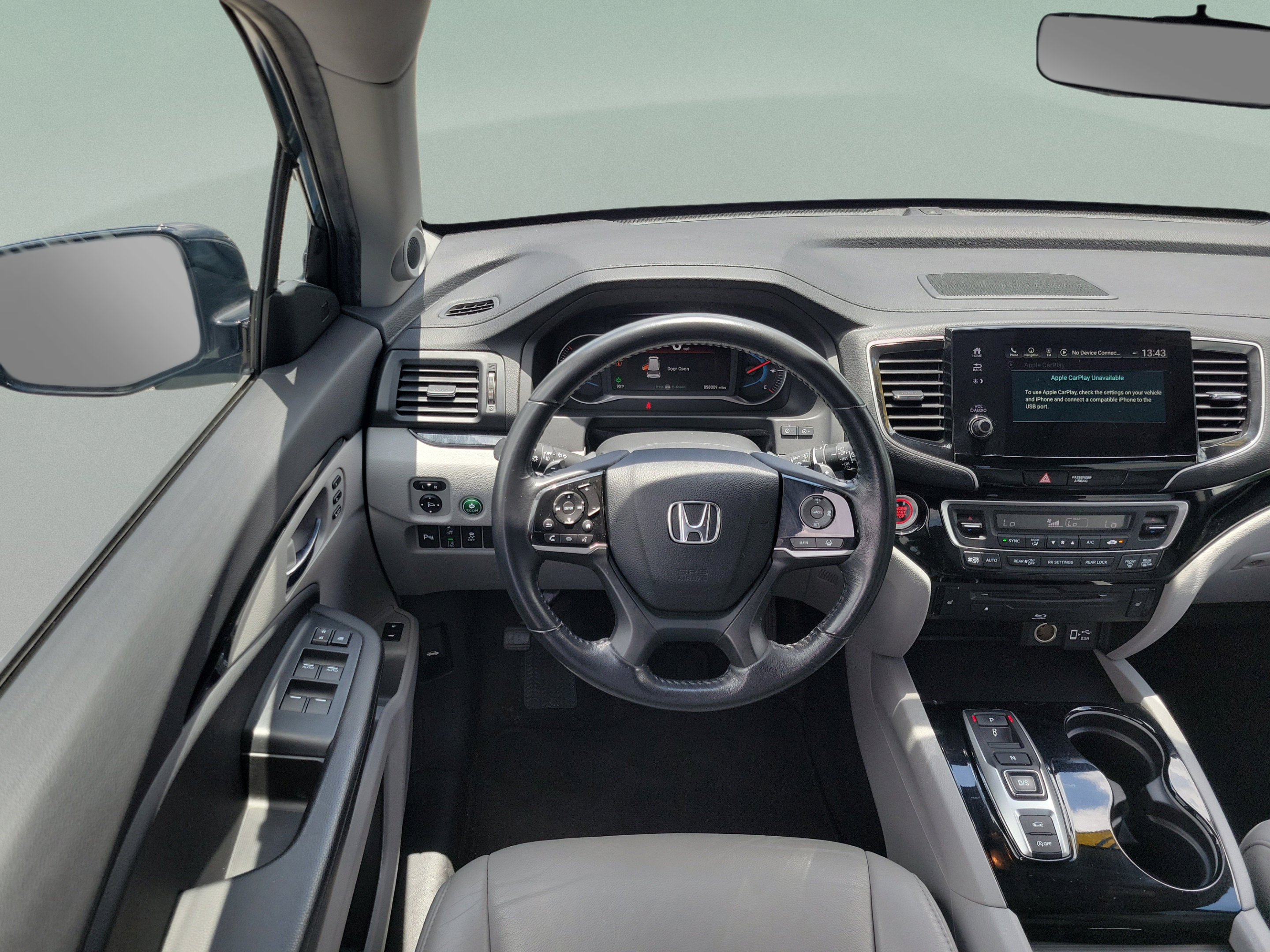 Used 2020 Honda Pilot Touring image 5