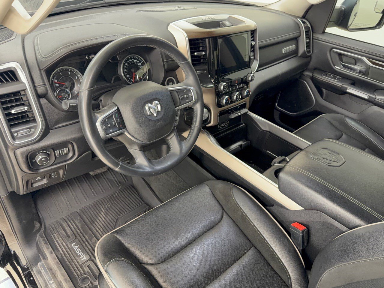 Used 2022 RAM 1500 Laramie RWD image 4