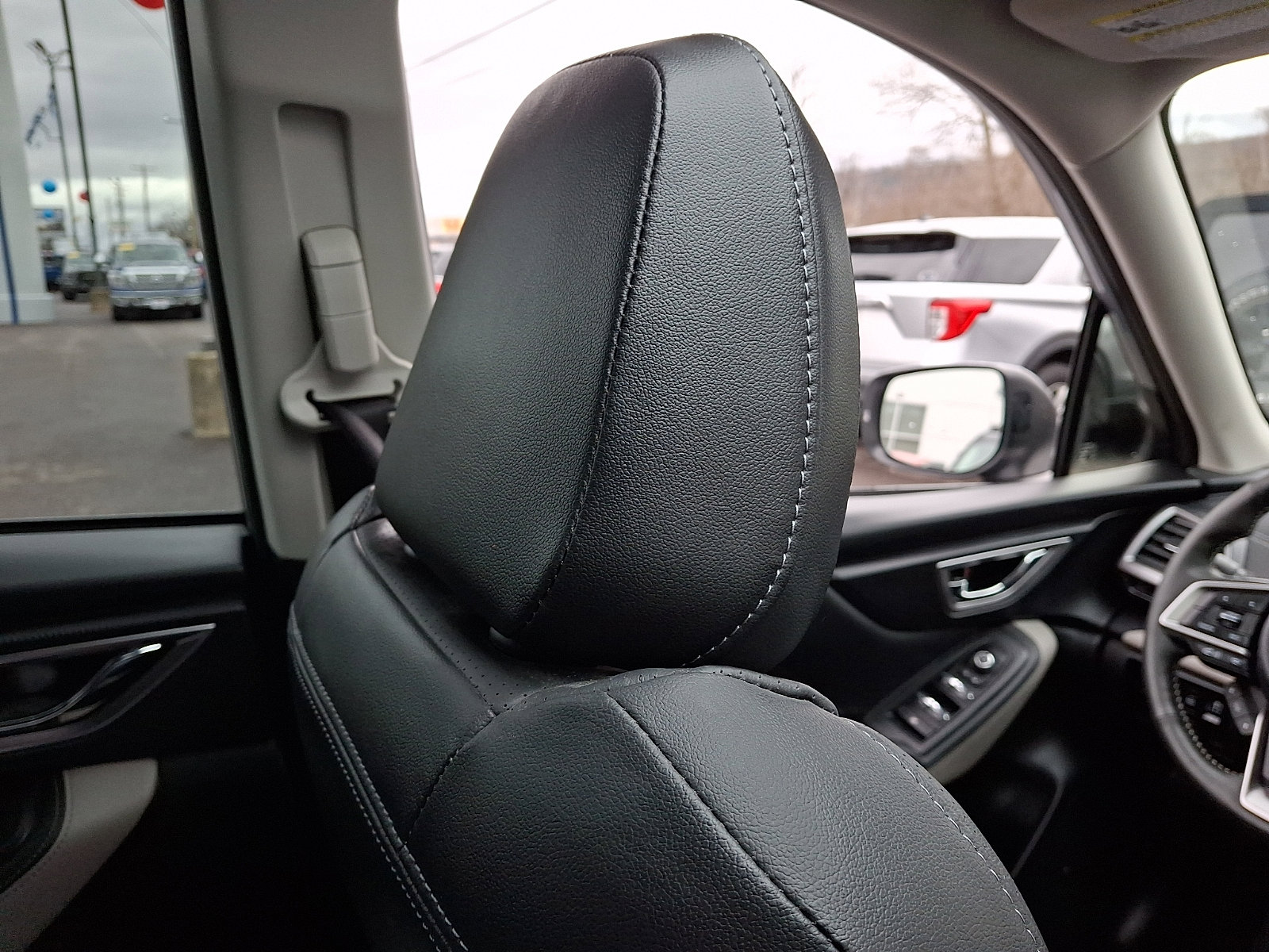 Used 2023 Subaru Forester Limited w/ Popular Package #2 AWD/4WD image 13