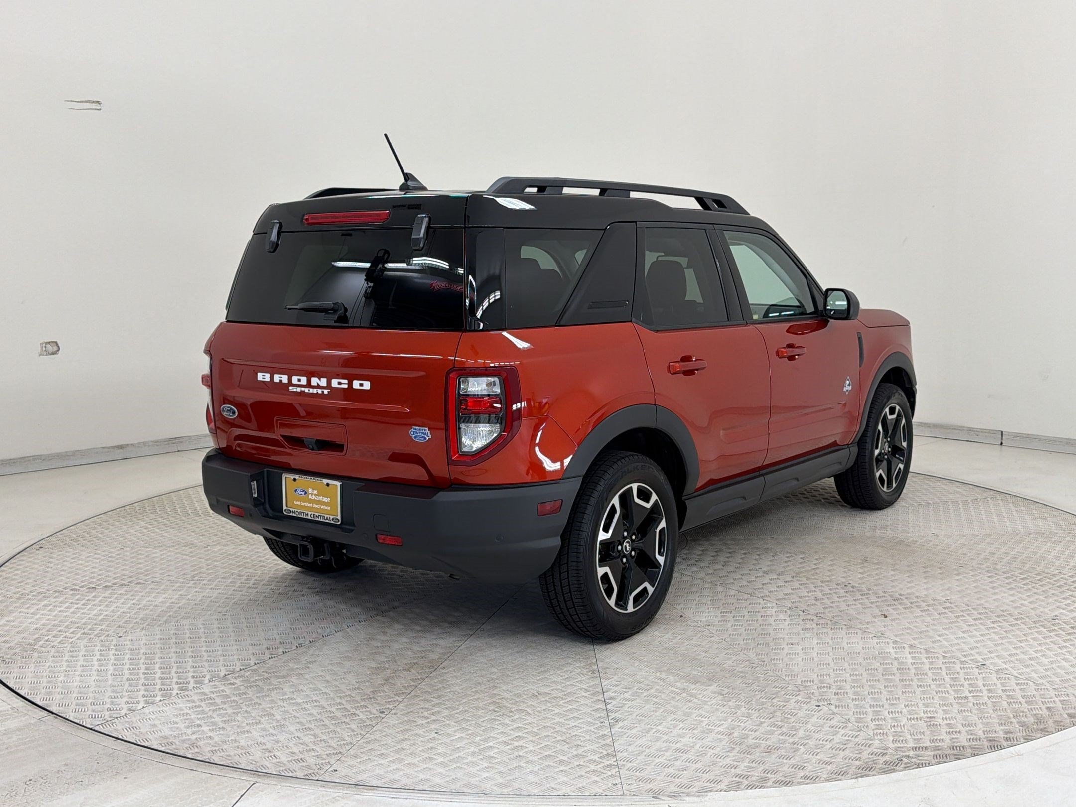 Certified 2022 Ford Bronco Sport Outer Banks w/ Tech Package AWD/4WD image 9