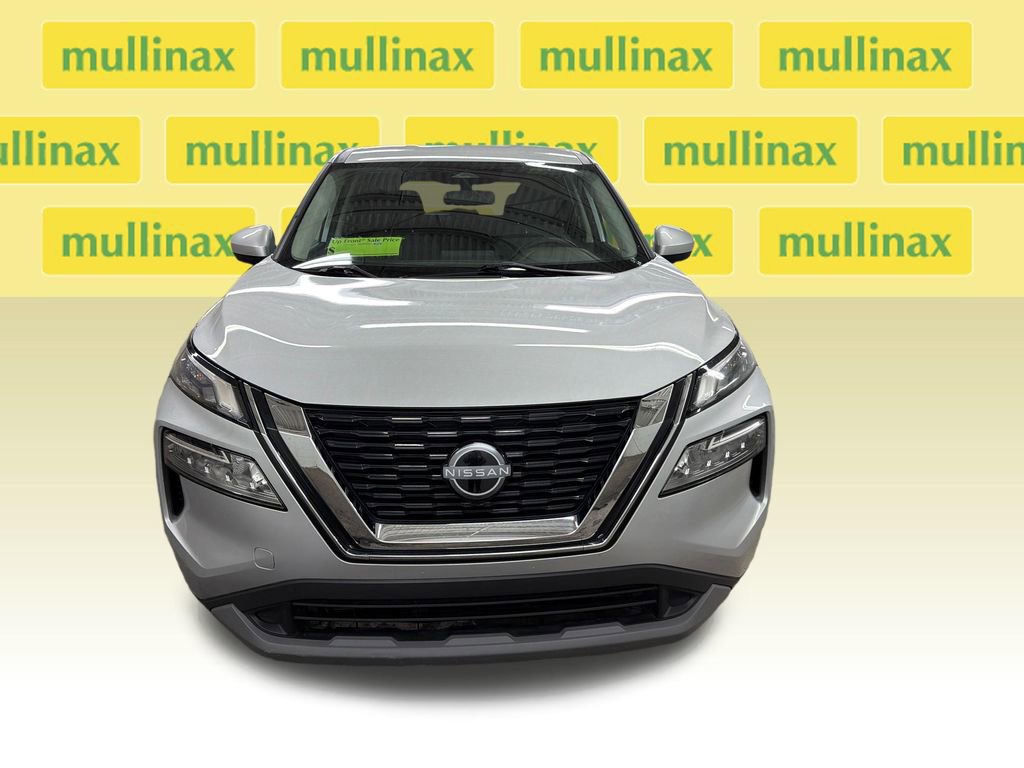 Used 2023 Nissan Rogue SV FWD image 15