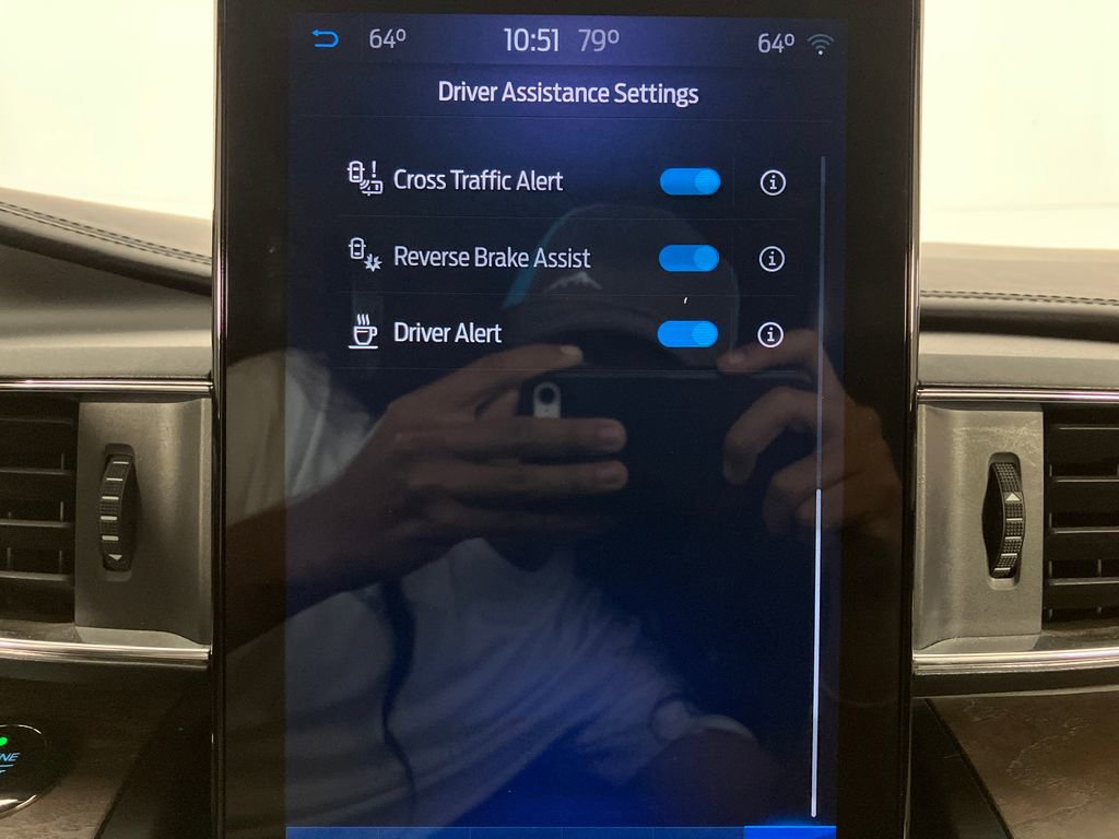 Certified 2020 Ford Explorer Platinum w/ Premium Technology Package image 36