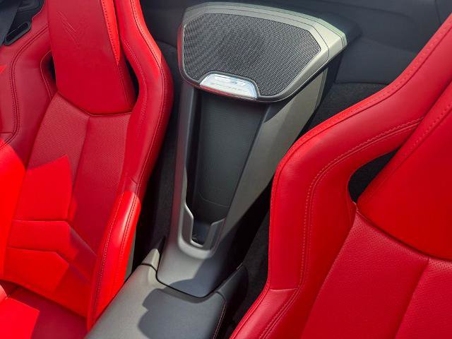 Used 2025 Chevrolet Corvette Stingray Convertible RWD image 19