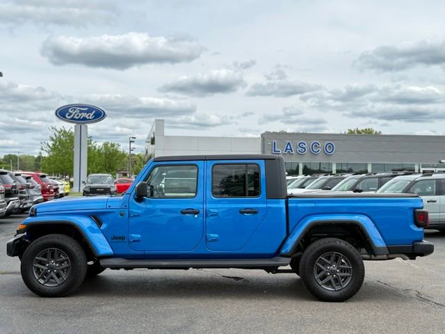 Used 2022 Jeep Gladiator Sport AWD/4WD image 35