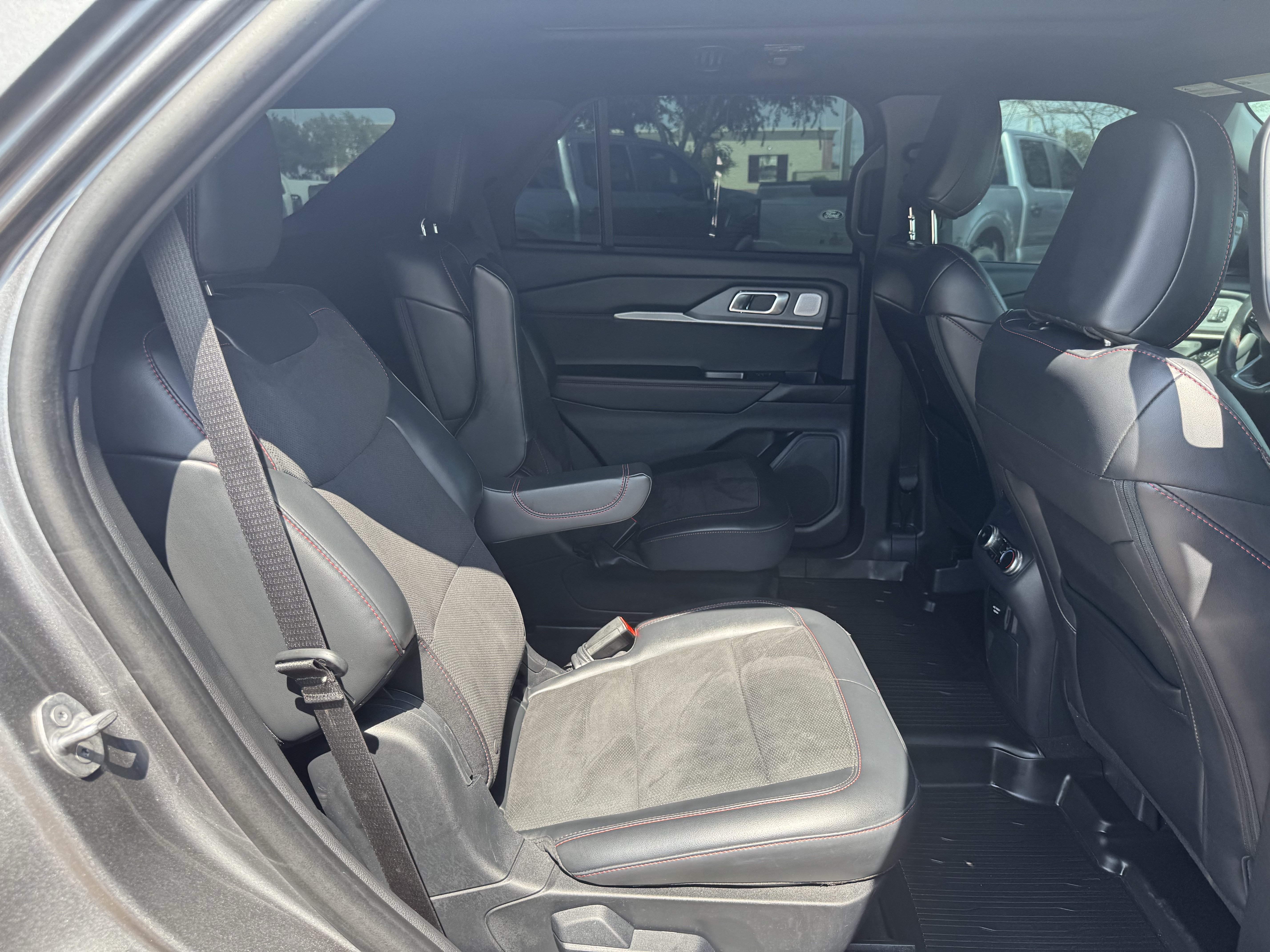 Certified 2025 Ford Explorer ST w/ Sun And Sound Package AWD/4WD image 31
