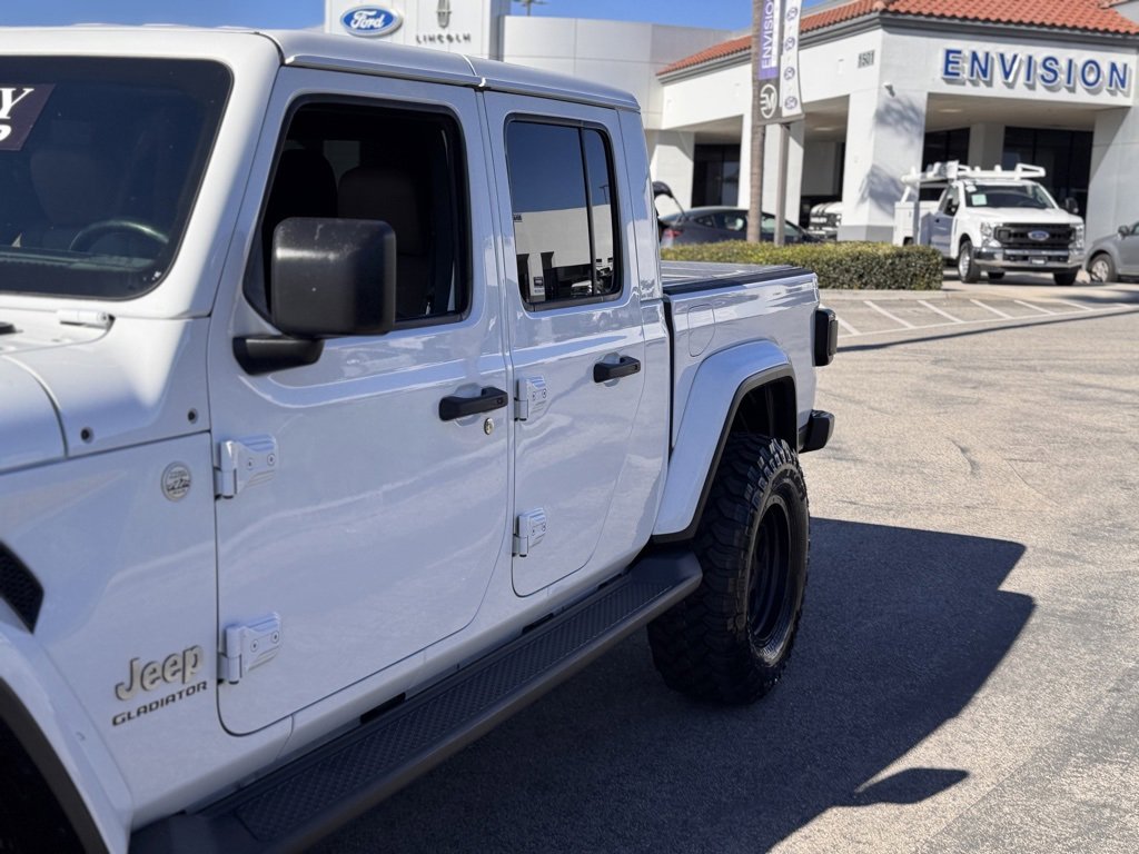 Used 2020 Jeep Gladiator Overland image 9