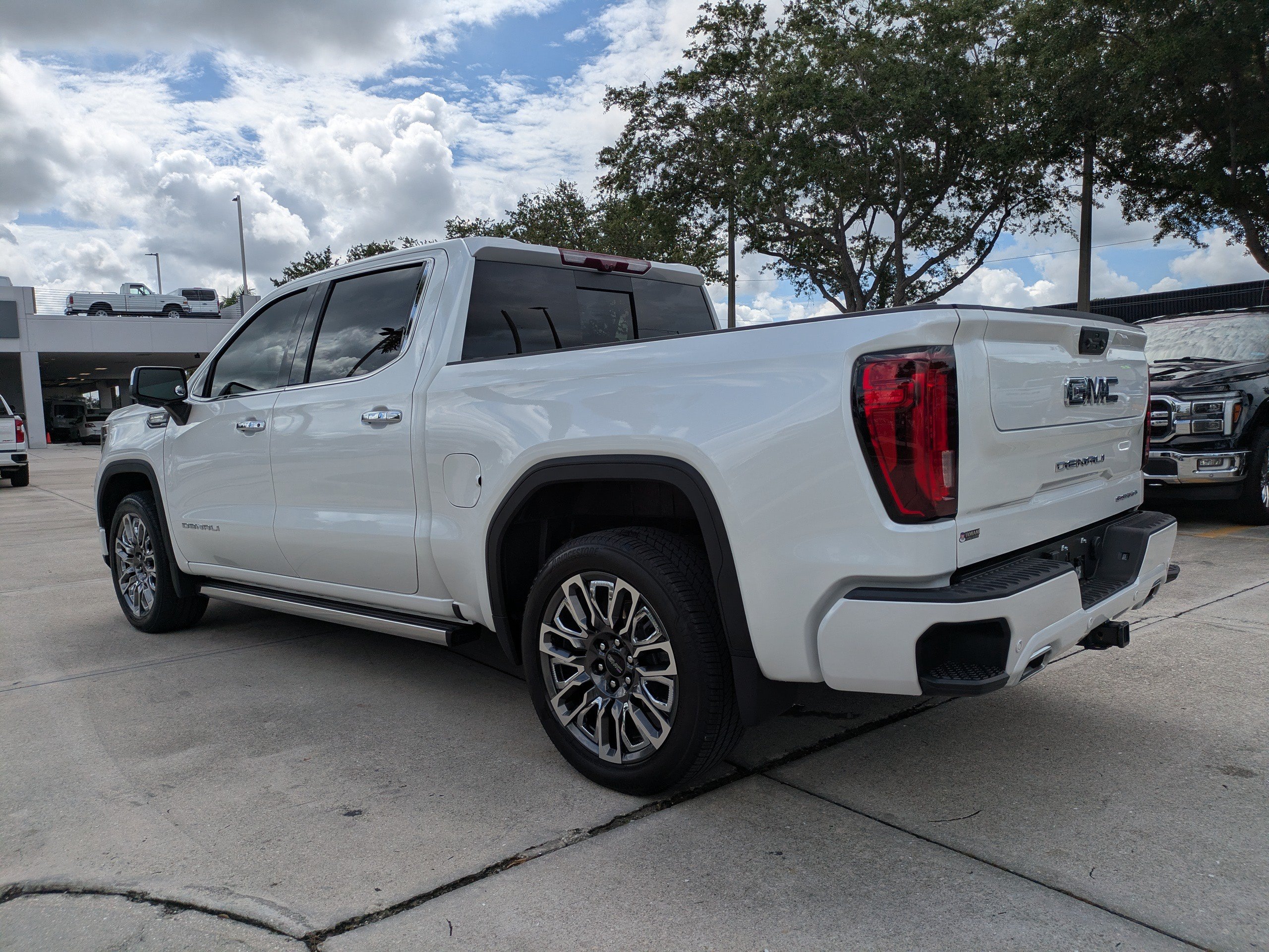Used 2025 GMC Sierra 1500 Denali Ultimate AWD/4WD image 6