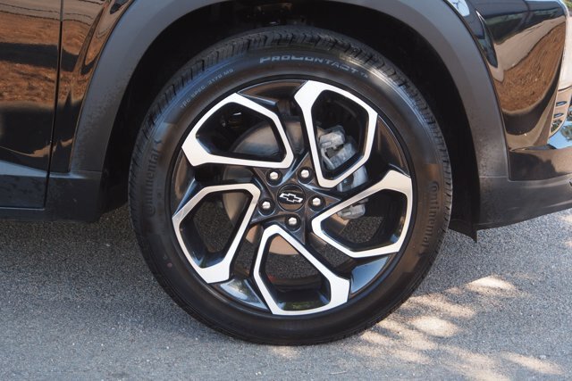 Used 2025 Chevrolet Trax RS w/ Driver Confidence Package FWD image 9