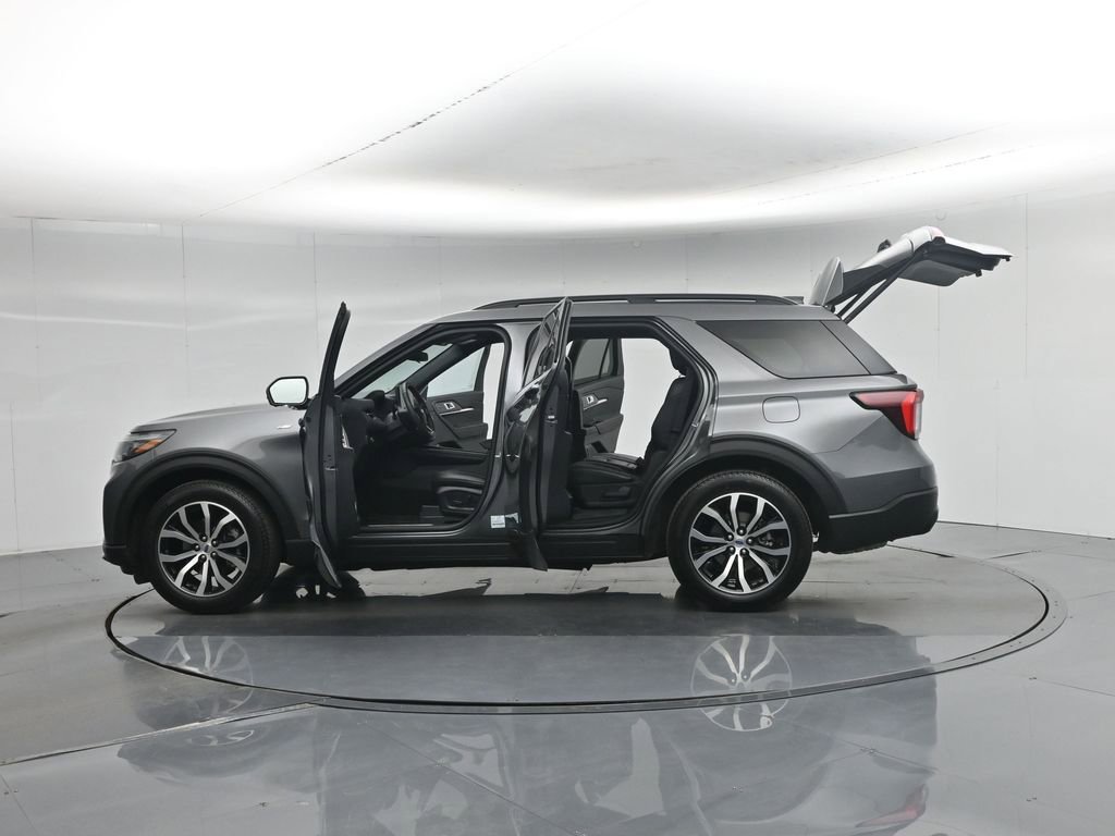 Certified 2025 Ford Explorer ST-Line RWD image 41