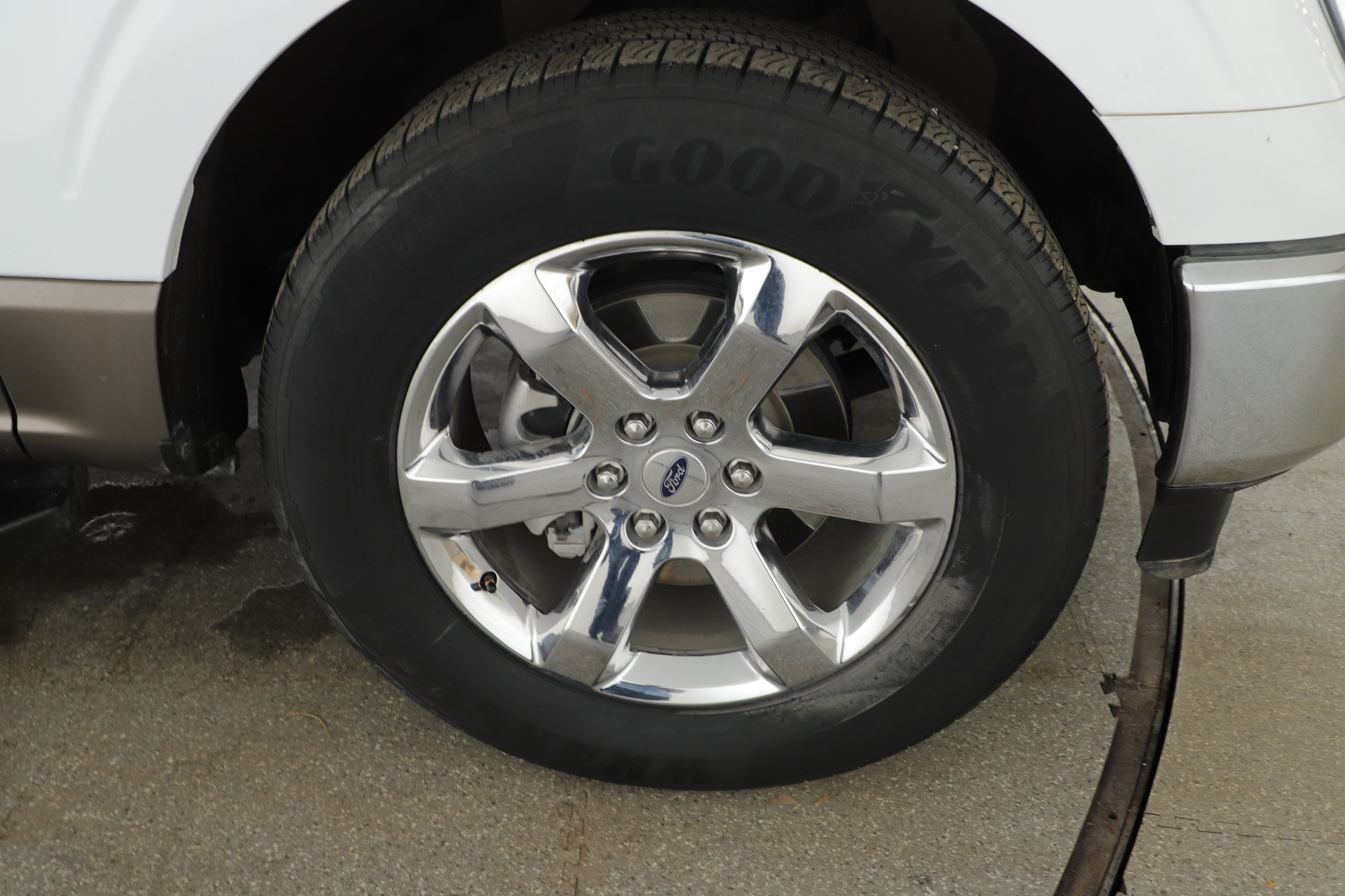 Certified 2022 Ford F150 Lariat RWD image 6