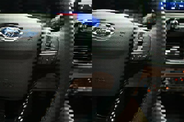 Certified 2020 Ford Escape Titanium AWD/4WD image 16