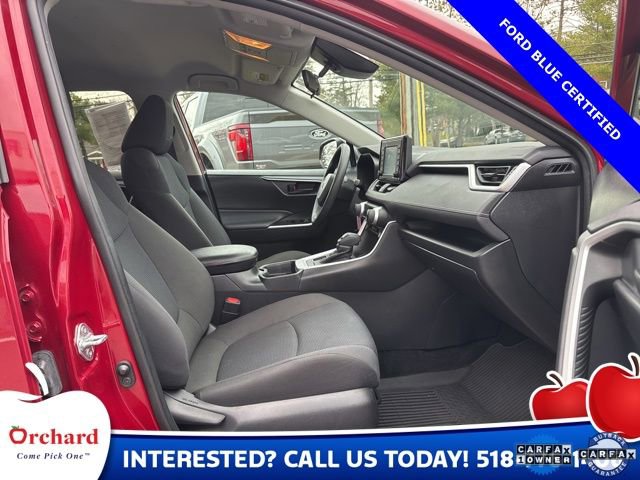 Used 2021 Toyota RAV4 LE image 15