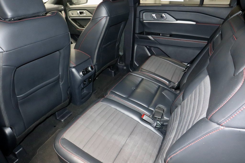 Certified 2025 Ford Explorer ST-Line w/ ST-Line Street Pack image 22