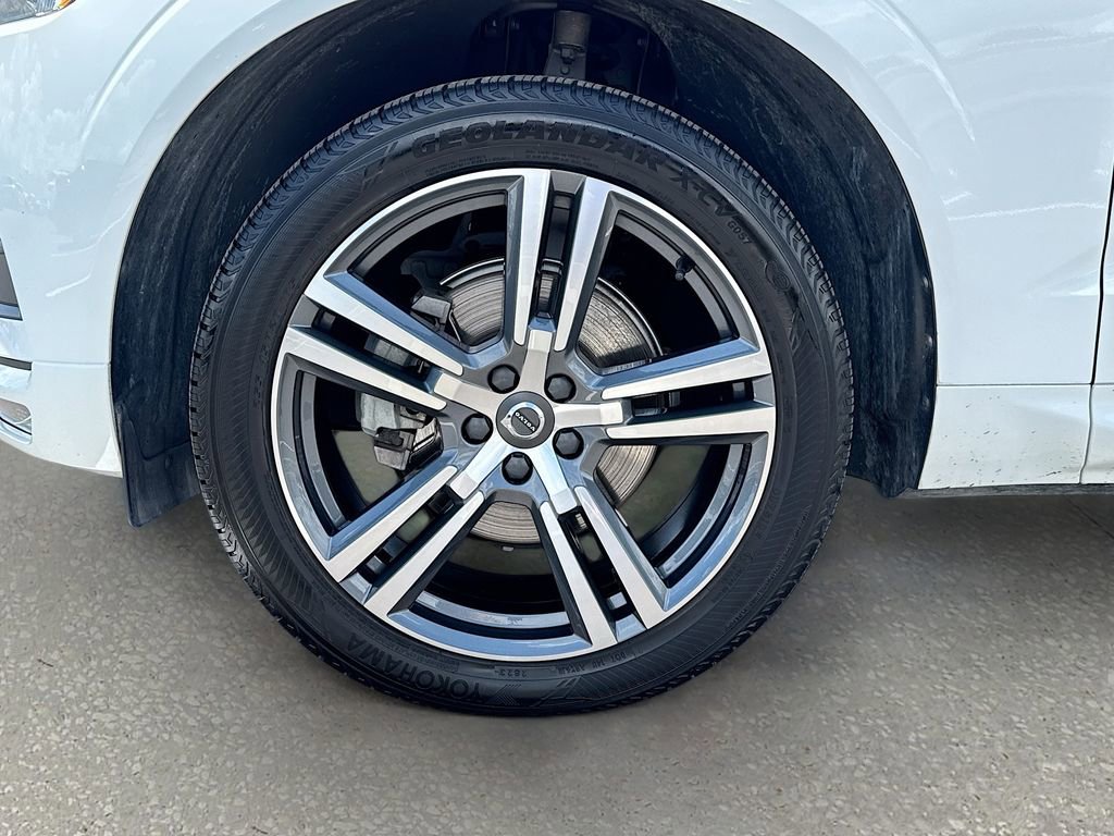 Used 2021 Volvo XC60 T5 Momentum w/ Premium Package FWD image 32