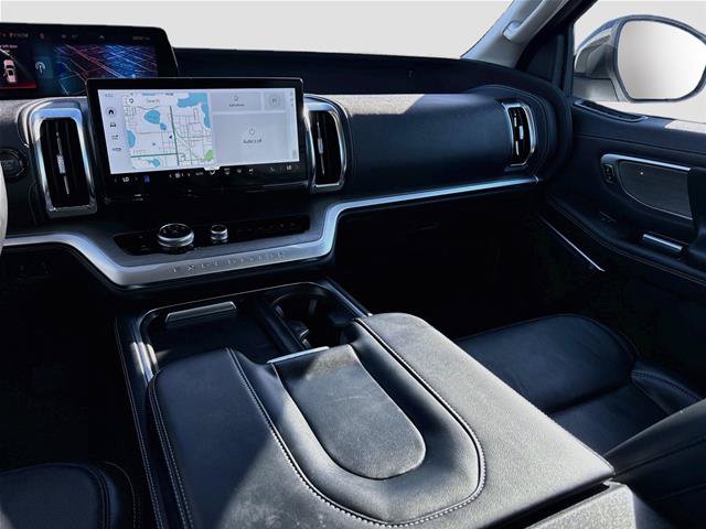 Certified 2025 Ford Expedition Max Platinum AWD/4WD image 27