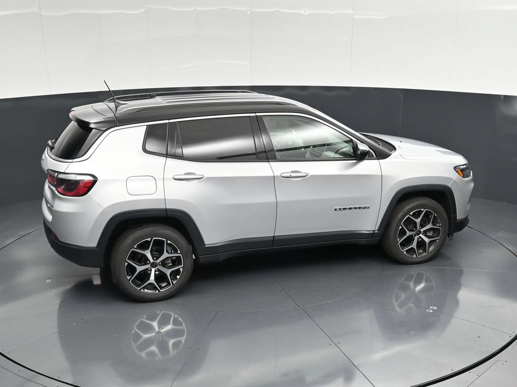 Used 2025 Jeep Compass Limited AWD/4WD image 46