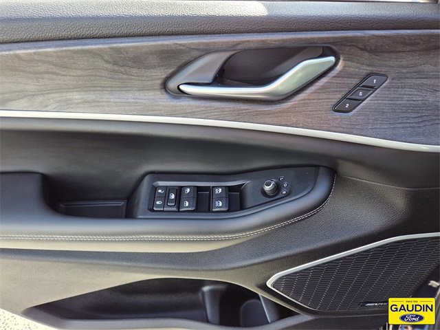 Used 2023 Jeep Grand Cherokee 30th Anniversary image 18