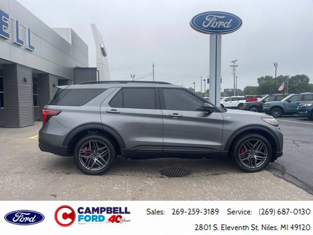 Certified 2025 Ford Explorer ST-Line w/ Premium Package AWD/4WD image 2