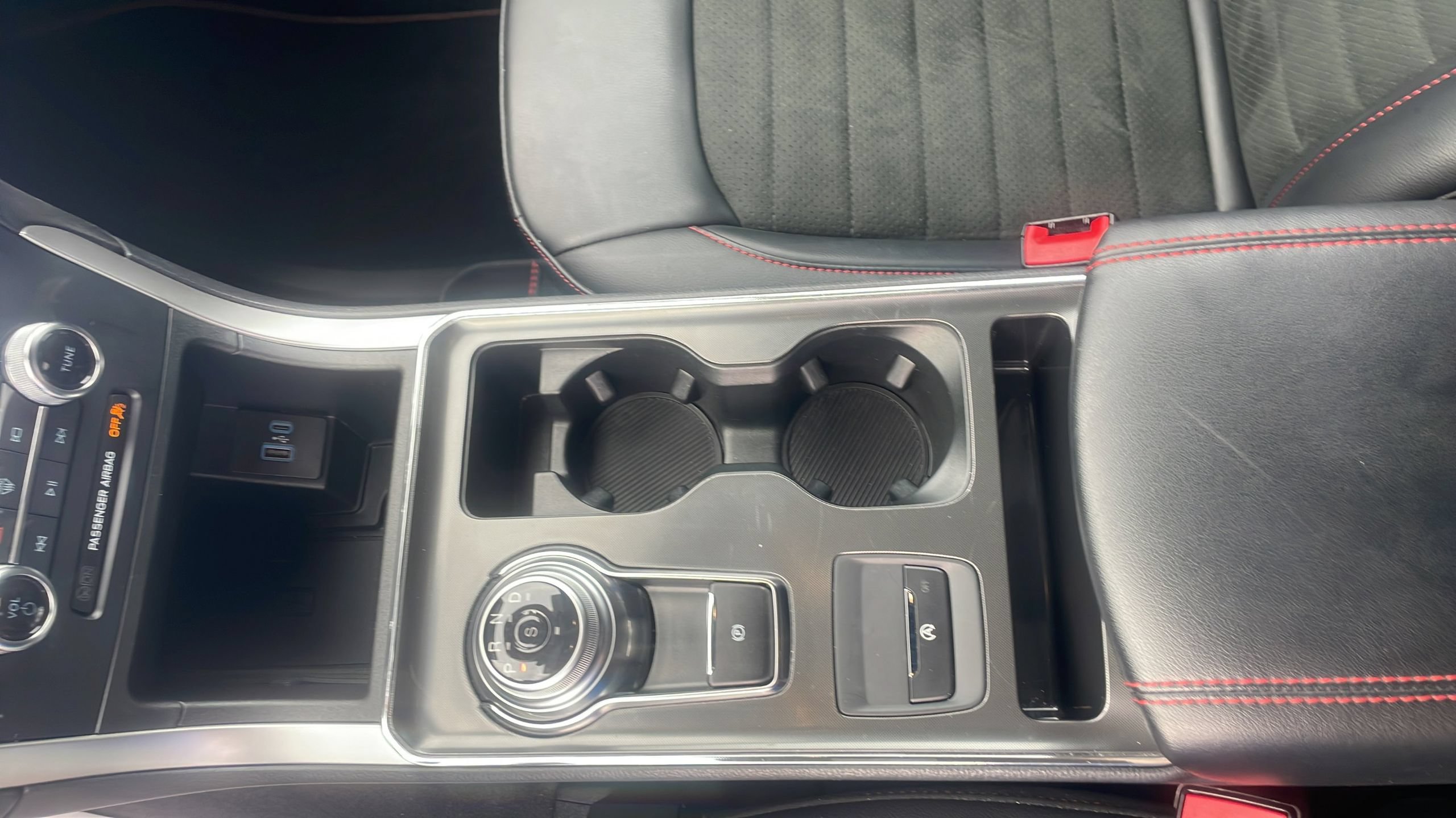 Certified 2024 Ford Edge ST-Line AWD/4WD image 27
