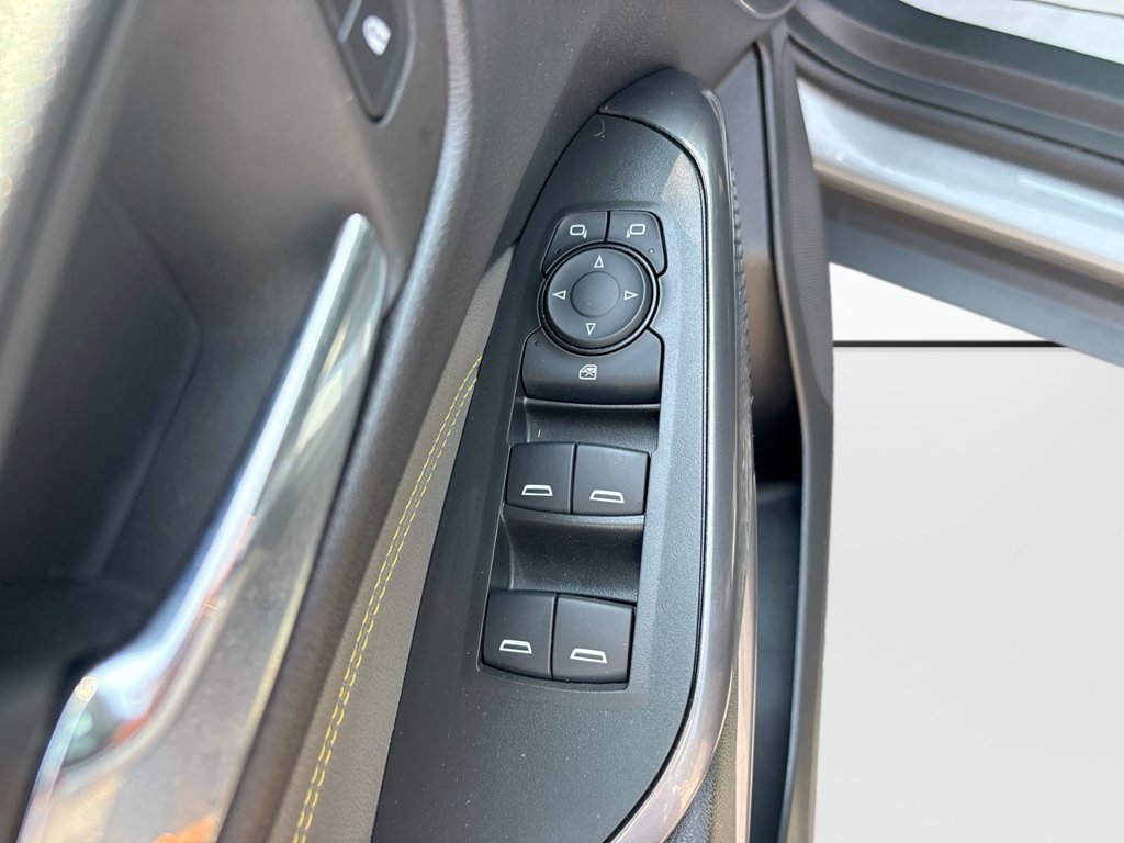 Used 2025 Chevrolet Trax ACTIV w/ Sunroof Package FWD image 25
