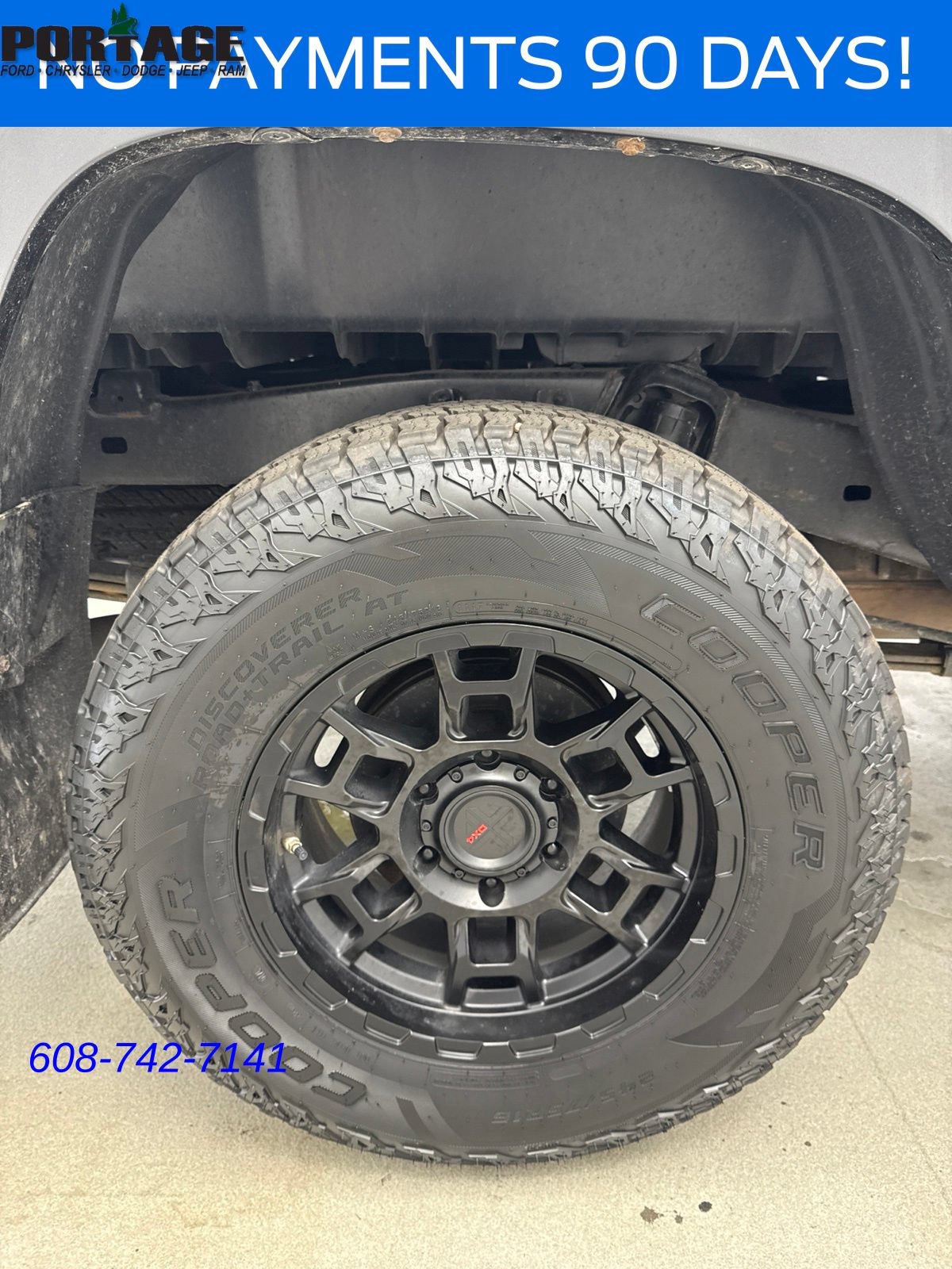Used 2020 Toyota Tacoma SR AWD/4WD image 33