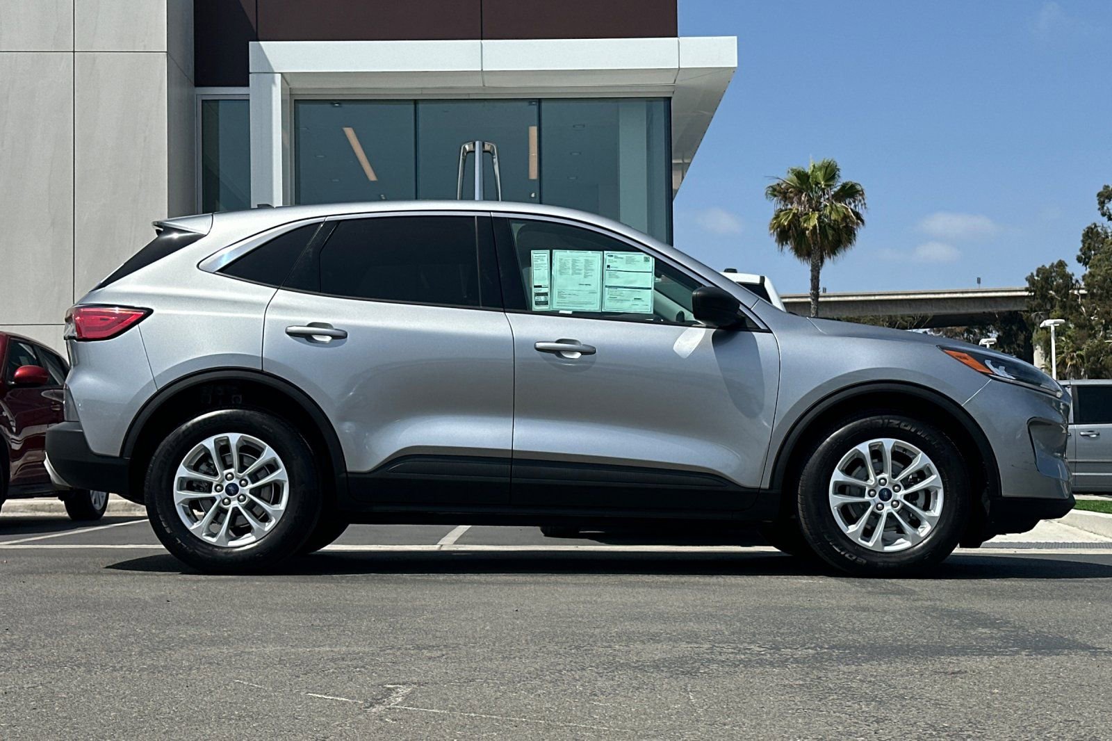 Certified 2022 Ford Escape SE FWD image 2
