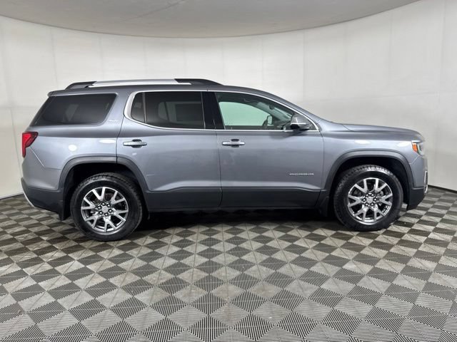 Used 2022 GMC Acadia SLT w/ Technology Package AWD/4WD image 2