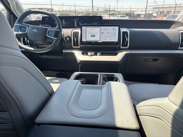 Certified 2025 Ford Expedition Active image 10