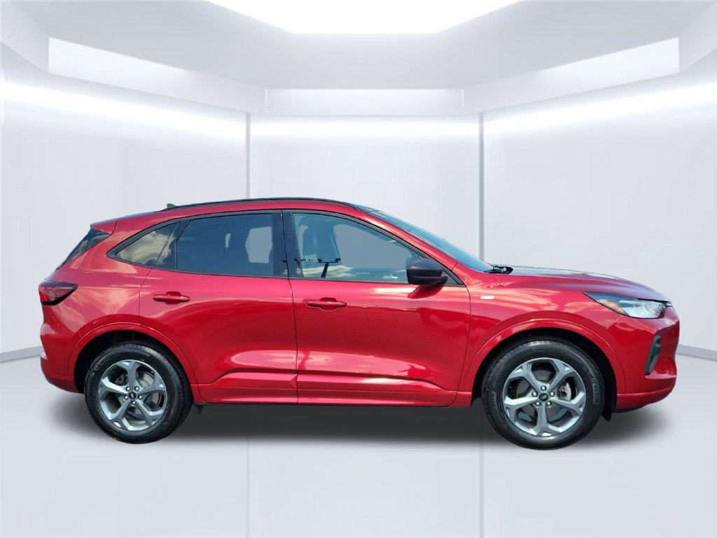 Certified 2023 Ford Escape ST-Line w/ Tech Pack #1 AWD/4WD image 4