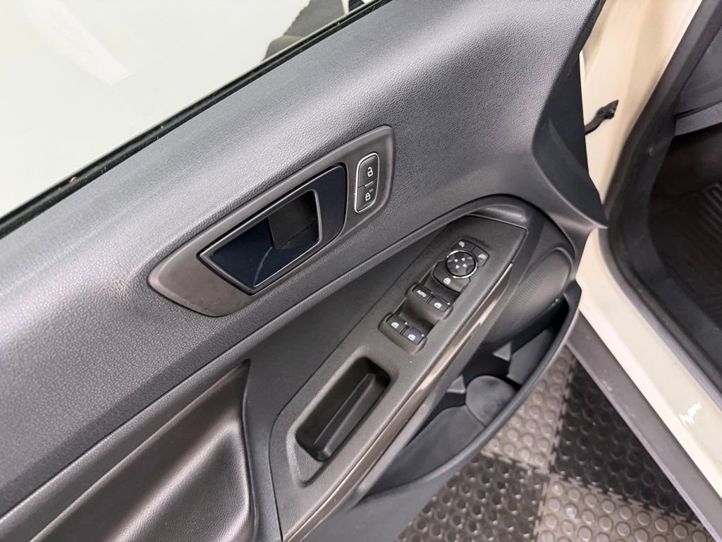 Certified 2019 Ford EcoSport SES w/ SES Black Appearance Package AWD/4WD image 10