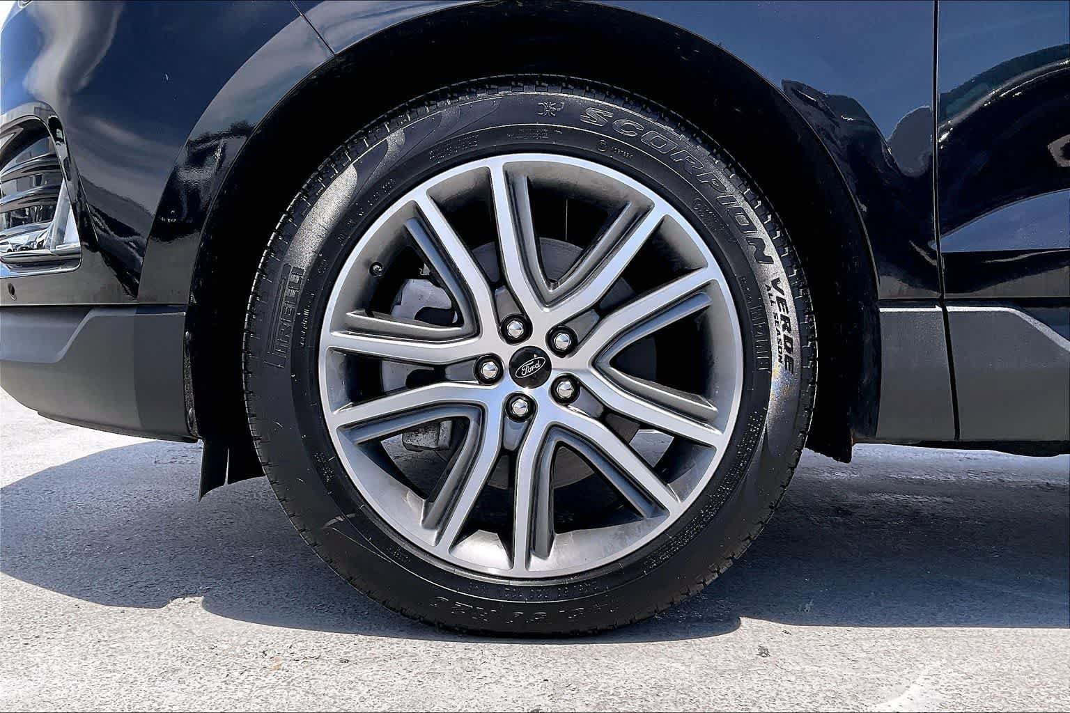 Certified 2024 Ford Edge Titanium w/ Equipment Group 301A AWD/4WD image 8