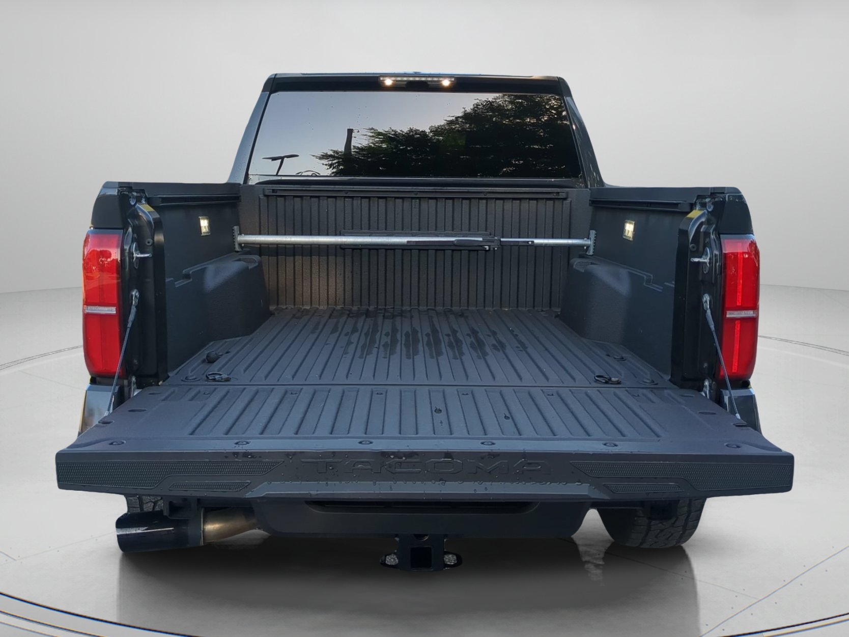 Used 2025 Toyota Tacoma SR5 AWD/4WD image 46