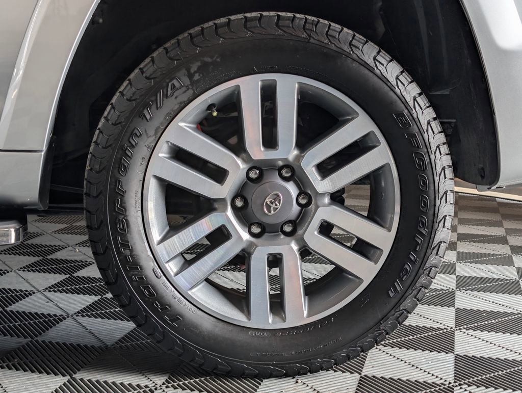 Used 2023 Toyota 4Runner TRD Sport AWD/4WD image 25